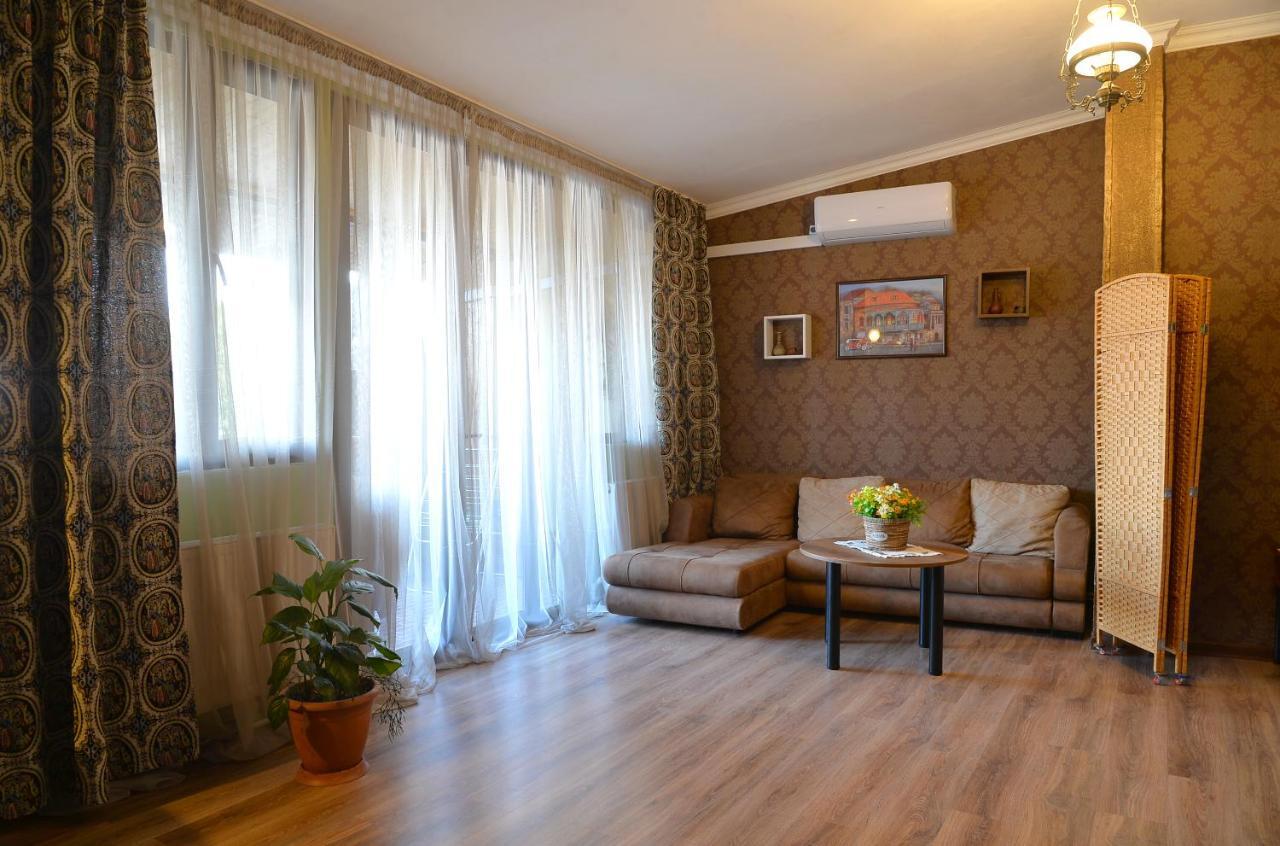 Natia'S Apartment On Dadiani St. Tbilisi Exterior foto