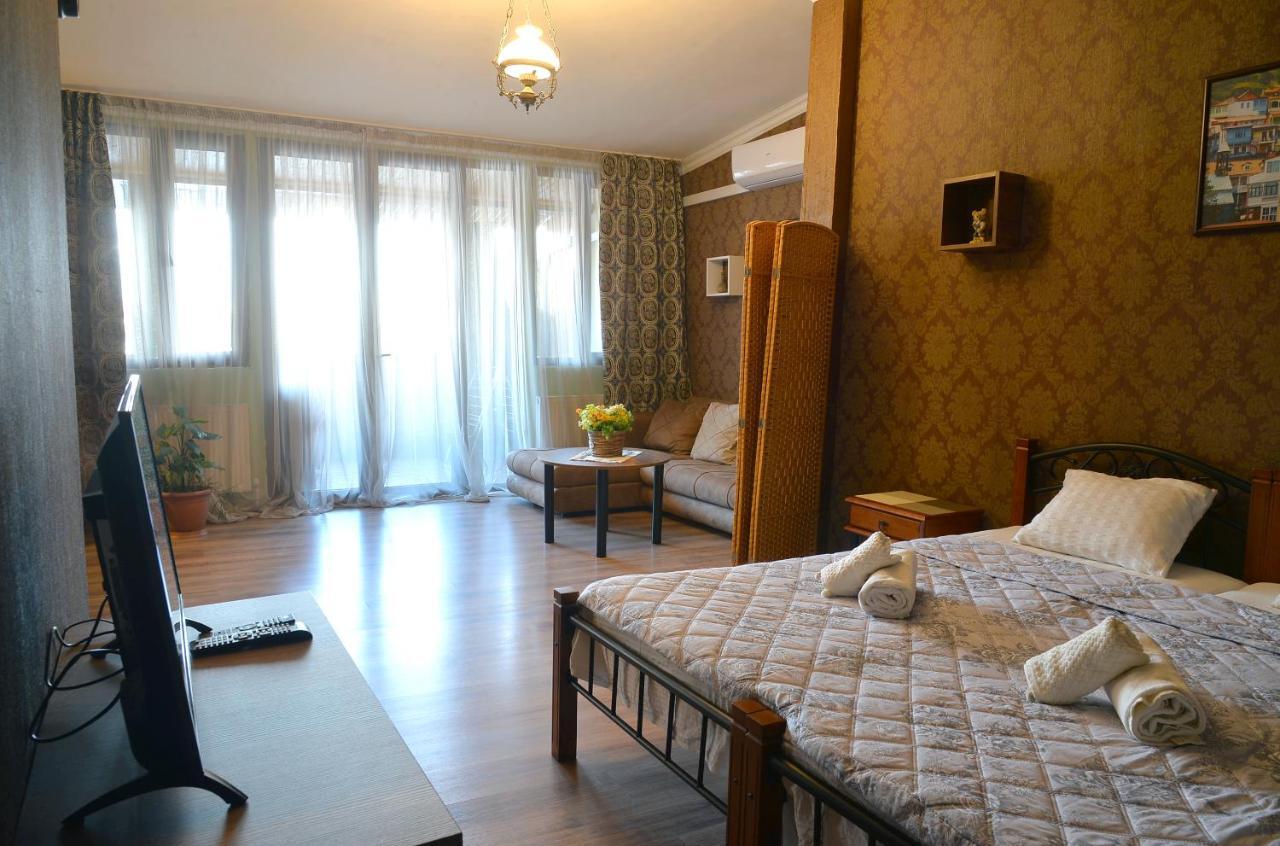 Natia'S Apartment On Dadiani St. Tbilisi Exterior foto
